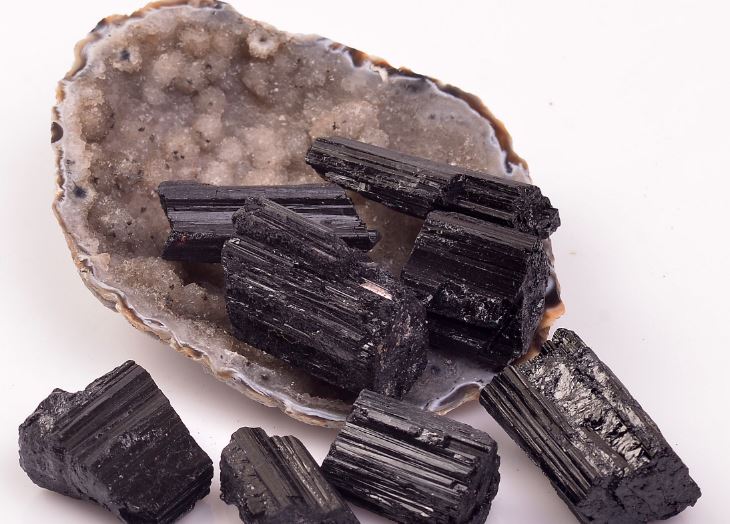 tourmaline black Stones for Negative Energy