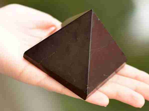 shungite  drinkable natural crystals