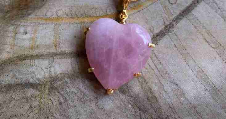 rose quartz Crystals for Mother's Day