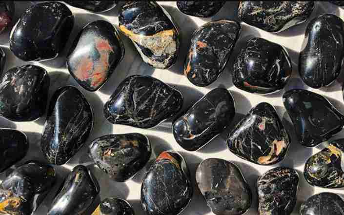 Onyx Crystals Strengthen Black