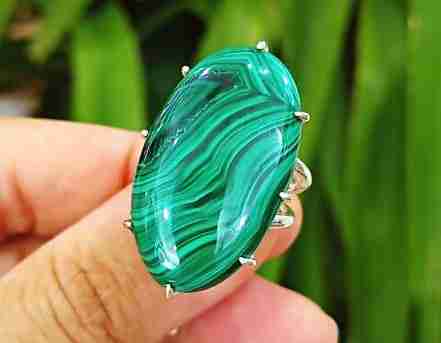 Crystal green ring