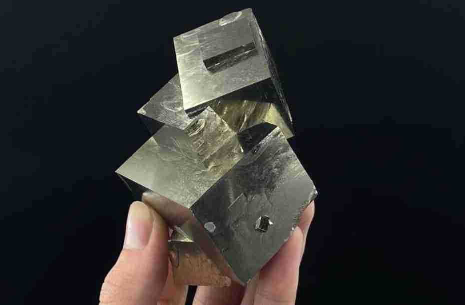 pyrite raw