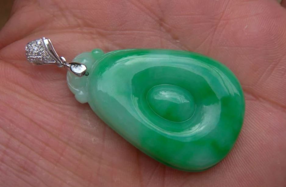 Jade Natural Stone crystals for glaucoma