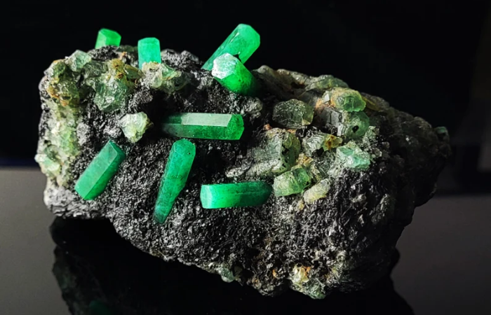 Emerald healing crystals for memory