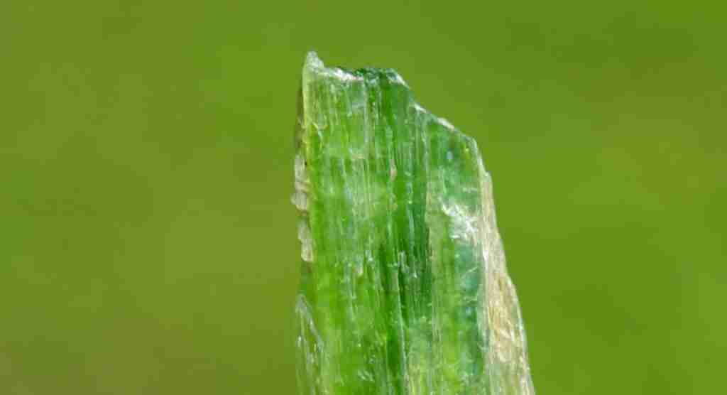 Tremolite Aids Curing Crystals